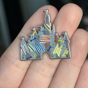 Disneyland Hidden Disney 2025 Dapper Dan Castle Mystery Pin